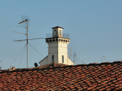 意大利佛罗伦萨中心的小塔楼的视图