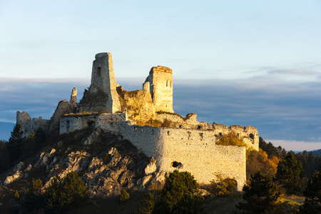 斯洛伐克泰斯城堡的废墟