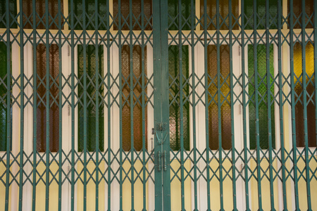 幻想与绿色铁扇玻璃门图片
