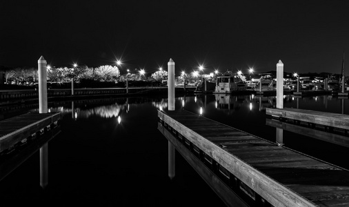 到了晚上，肯特岛，马里兰州的滨海码头