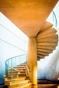 螺旋楼梯在东楼国立美术馆