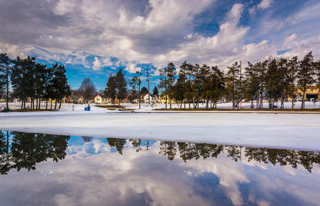 冬天在基瓦尼斯湖，在纽约，宾夕法尼亚州的几点思考