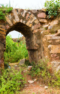 废墟片段的 tughlaqabad 堡在印度德里