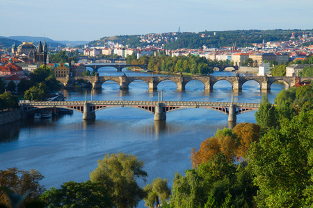布拉格伏尔塔瓦河河上的桥梁