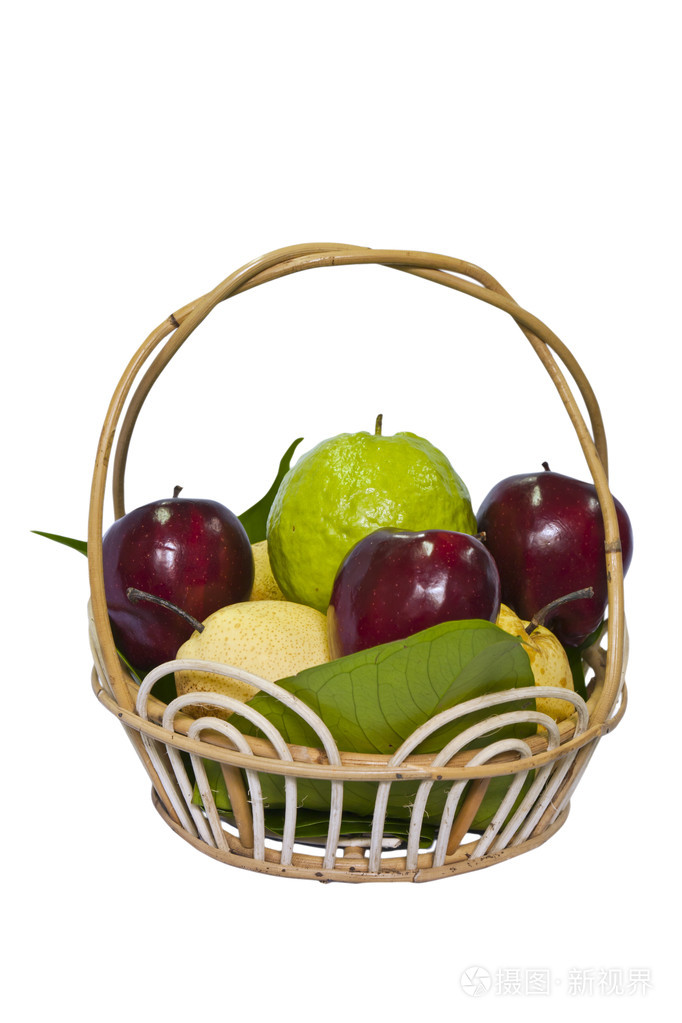 在白色背景上的水果篮