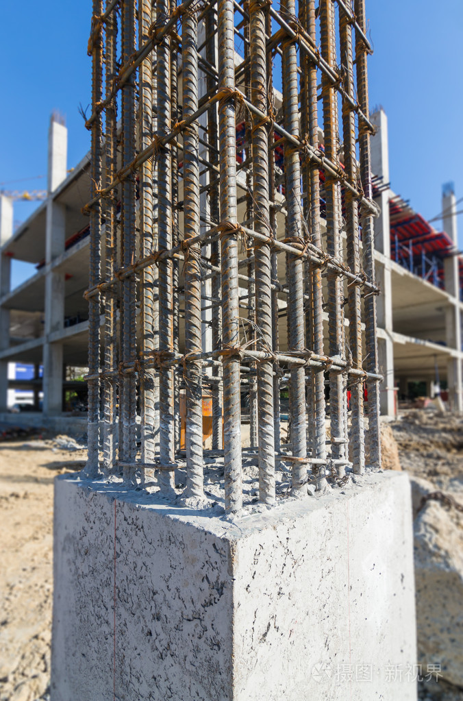 在建筑施工工地的水泥支柱