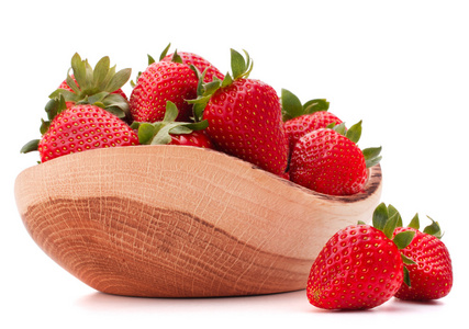 木碗里的草莓
