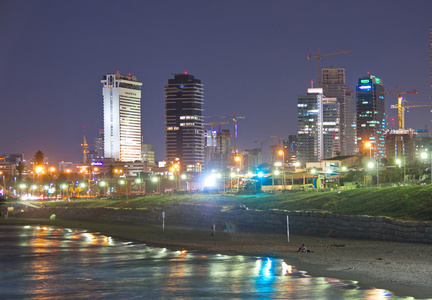 夜间电话特拉维夫天际线海岸线