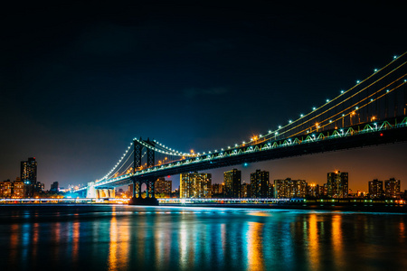 曼哈顿桥，到了晚上，看到从布鲁克林大桥公园，在 br