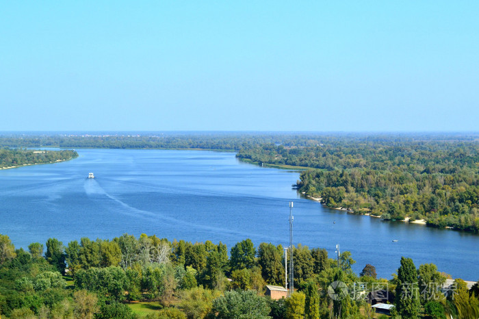 基辅河 dnipro 和 trukhaniv 岛的美景