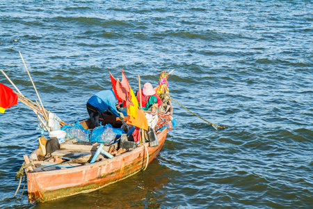 小渔船上海滩泰国