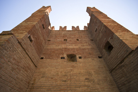 格拉达拉的城堡