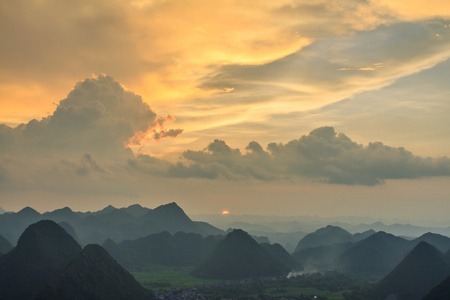 日出山