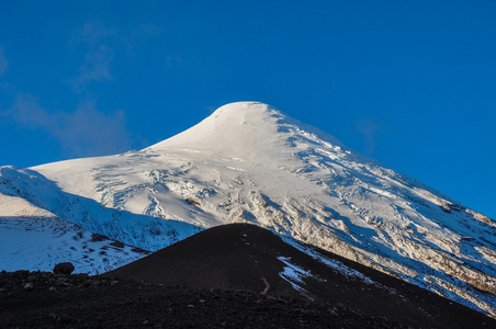 奥索尔诺火山顶部附近，智利