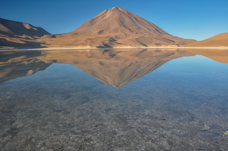 火山武与风景的南 b sur 利佩斯