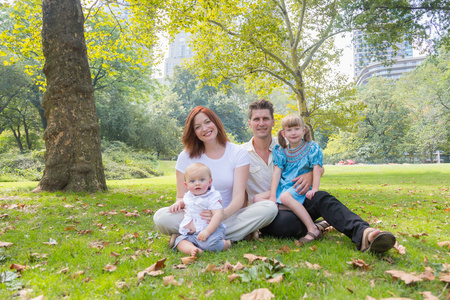 美国全家福图片-美国全家福素材-美国全家福插画-摄图新视界