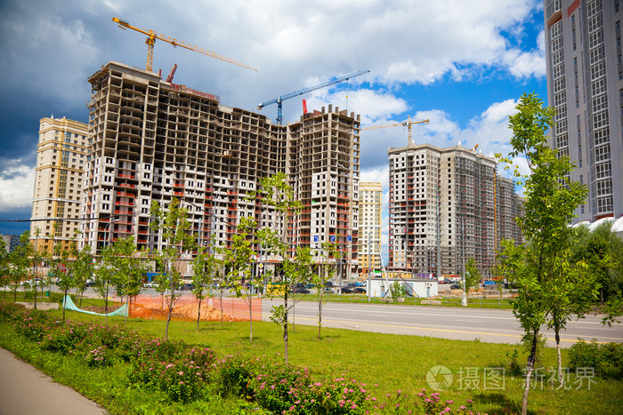 施工现场新大楼的建设建筑起重机