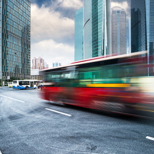 办公大楼和道路