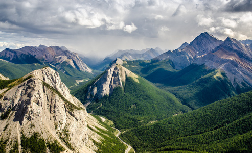 曾钰成 np，加拿大山脉景观观