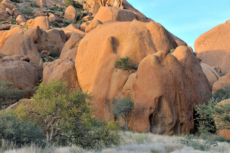 在 spitzkoppe 岩石形成