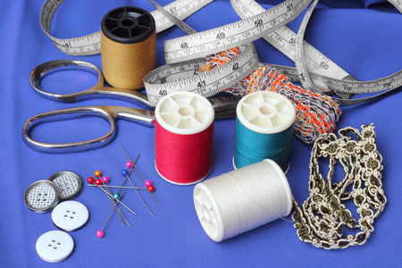 缝纫项目 按钮 材料 测量胶带 线轴 按钮