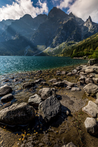 波兰 tatra 山脉，绿水高山湖 morskie oko