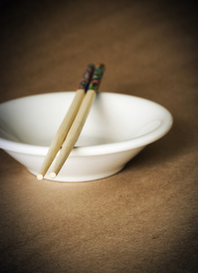 筷子和白碗