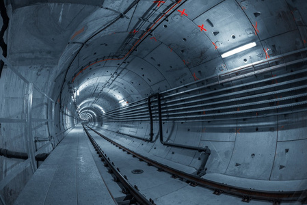 地铁的地下隧道