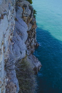 西班牙风景与深蓝色的大海