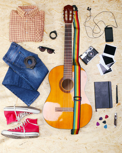 音乐设备，衣服和鞋类