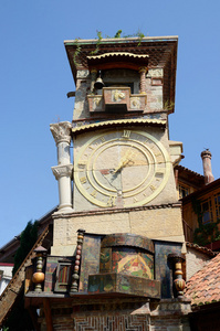 下降的钟塔，在 tbilisi,georgia.it sololaki 旧区是在城市的奇怪和最著名的建筑物之一