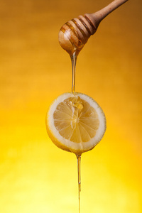 蜂蜜柠檬片上流动图片