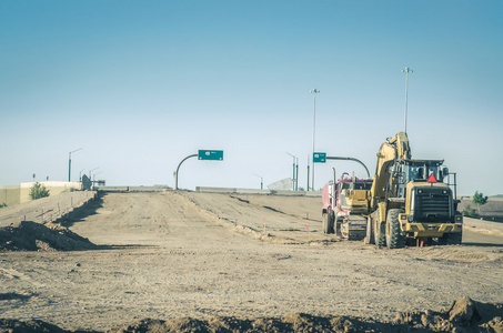 正在建设的新公路