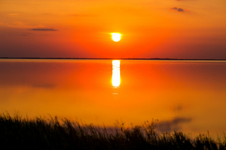 美丽的夕阳海面