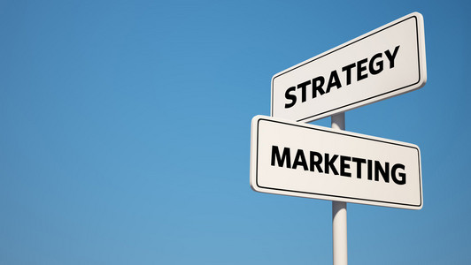 战略和市场营销的路标与剪辑帕特