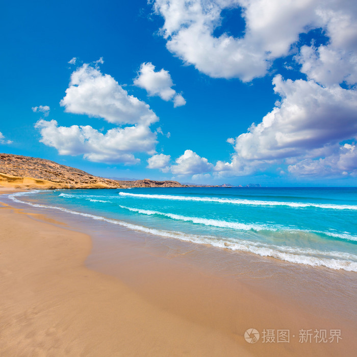 在地中海沿岸的穆尔西亚拉卡罗莱纳州海滩