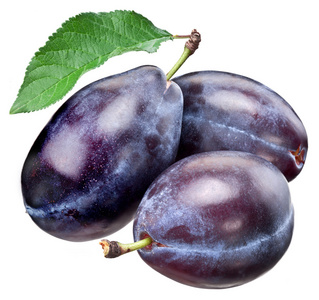 三个红色李子三个李子叶照片