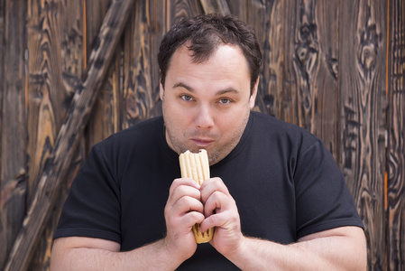 美国吃热狗图片