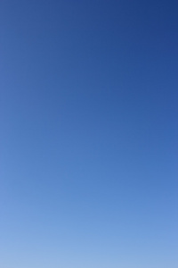 无云湛蓝的天空无云照片