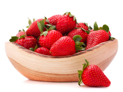 木碗里的草莓