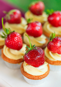 草莓和奶油蛋糕