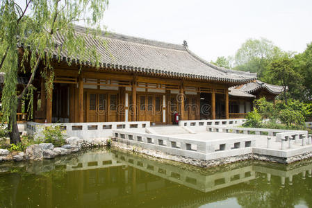 亚洲瓷器，古色古香的建筑，庭院