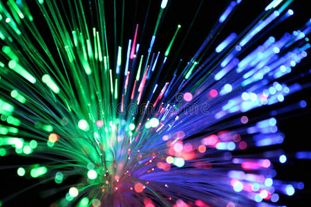 彩色光纤网络电缆。