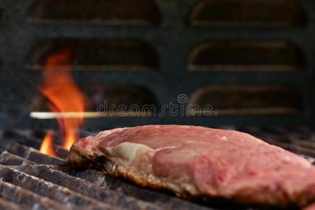 牛腰肉 晚饭 夏天 美味的 牛排 热的 蛋白质 烧烤 特写镜头