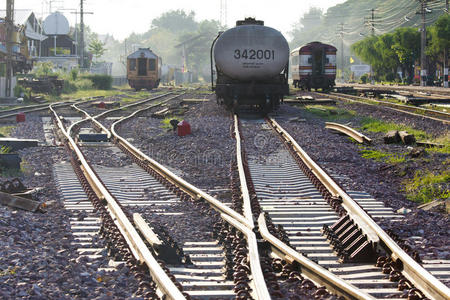 电动火车路十字路口图片