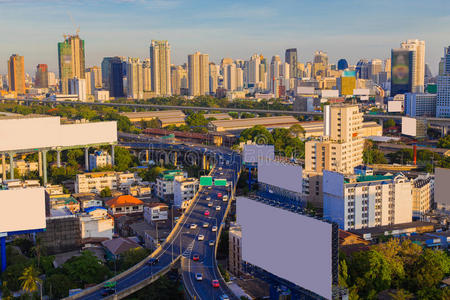 曼谷市区天际线阳光
