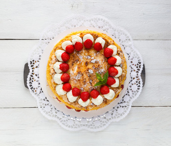 白木草莓酸奶酥皮蛋糕
