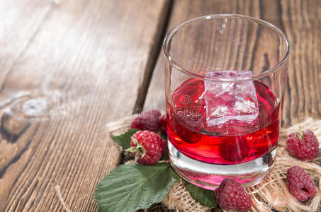 树莓利口酒