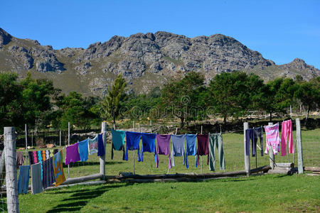 户外晾衣服图片