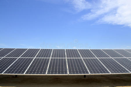 太阳能电池板。